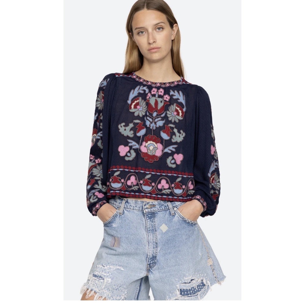 SEA Brand Women's Eclisse Blue Floral Embroidery Top Sweet Magnolias Small